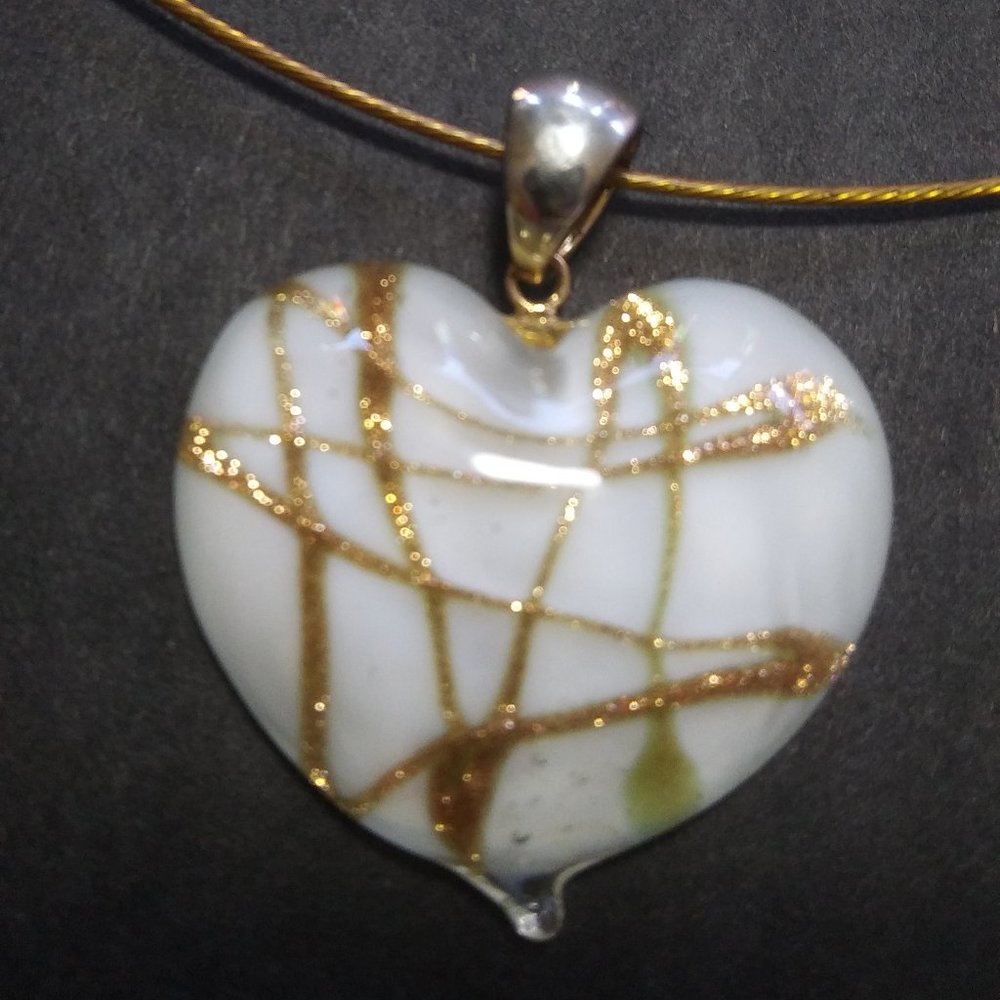 Glass heart choker necklace white  with gold glitter in the glass